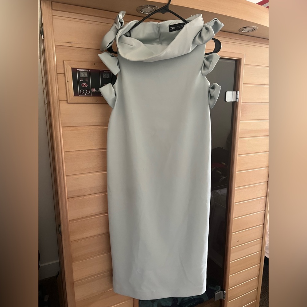 Zara Green Ruffled Sheath Midi Dress.  See slight rip.  Can be fixed easily.